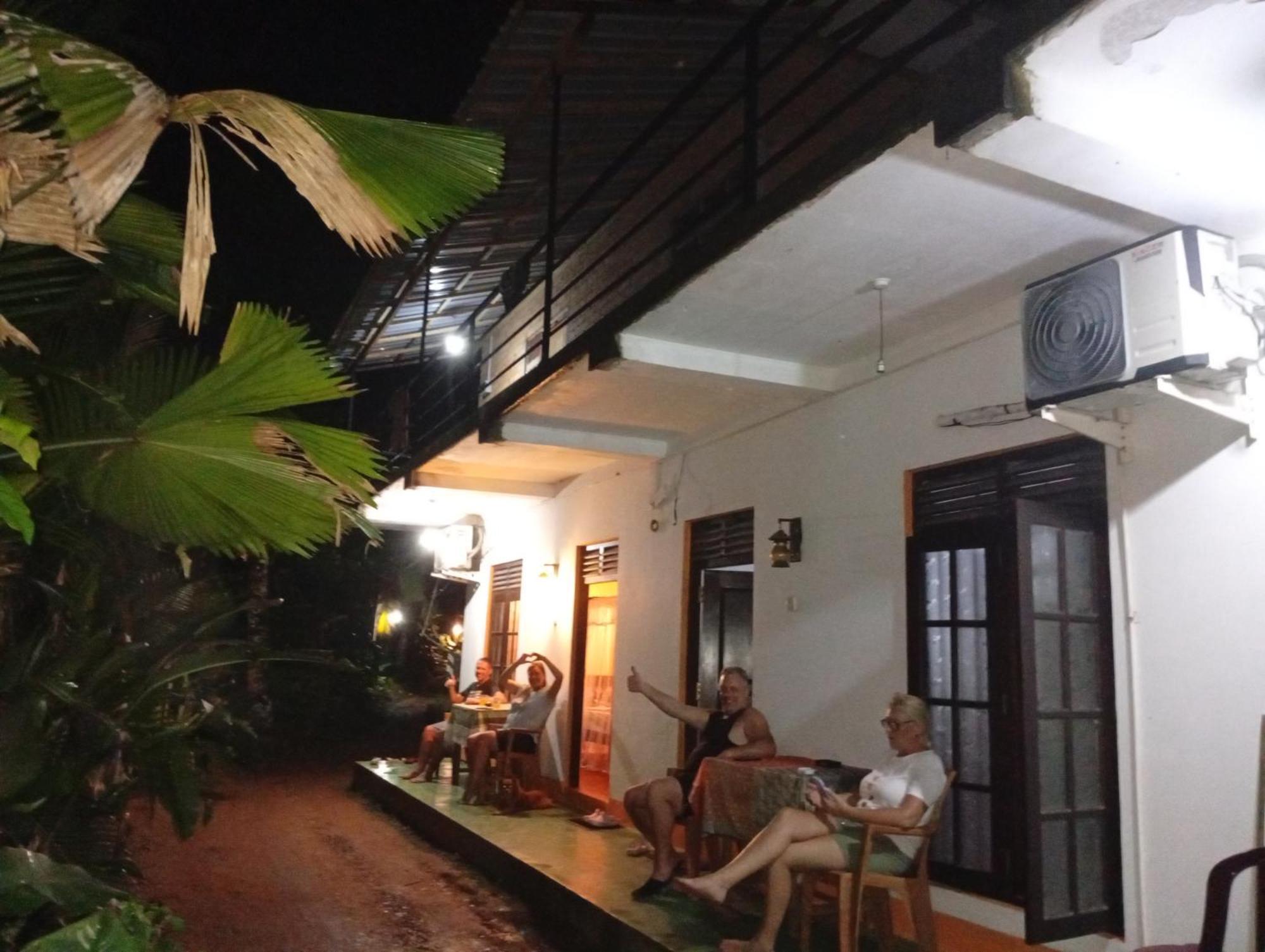 Jungle Guest ,Mirissa Exterior foto